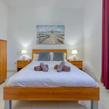 شقة Lovely 1br With Private Balcony In Gzr059