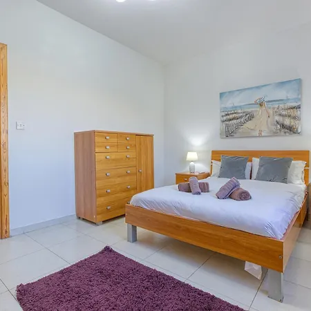 شقة Lovely 1br With Private Balcony In Gzr059
