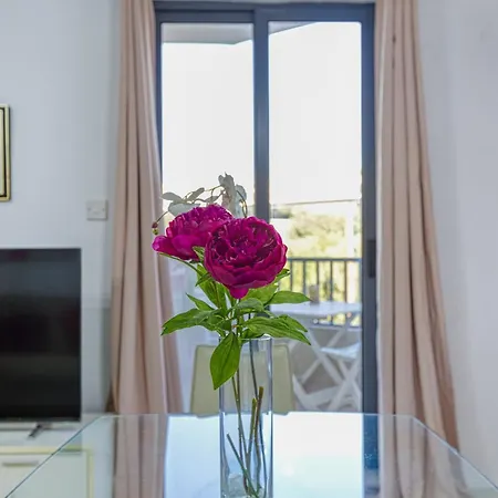 شقة Lovely 1br With Private Balcony In Gzr059