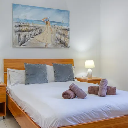 شقة Lovely 1br With Private Balcony In Gzr059 *