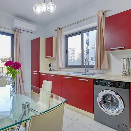 شقة Lovely 1br With Private Balcony In Gzr059