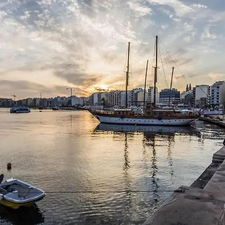 Lovely 1br With Private Balcony In Gzr059 شقة Gzira